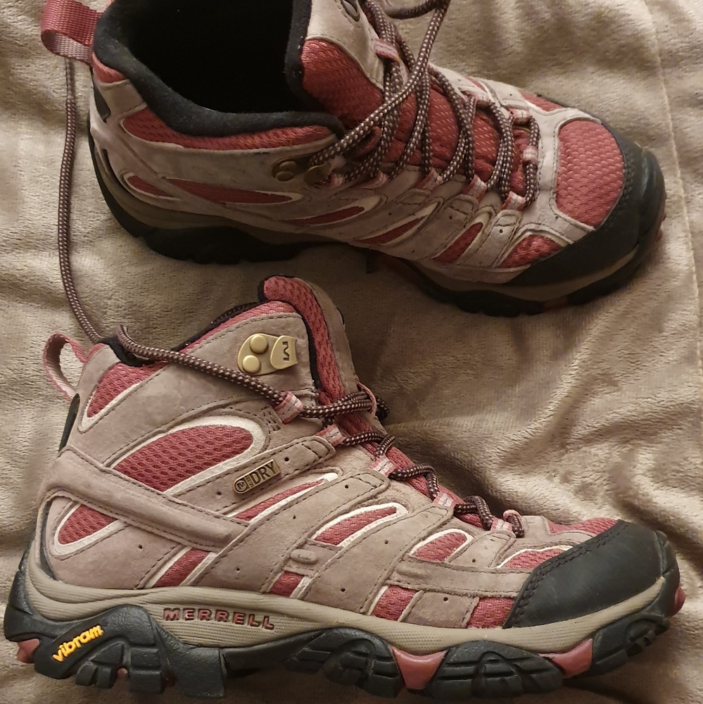 MERRELL Moab II hiking boots in Boulder blush